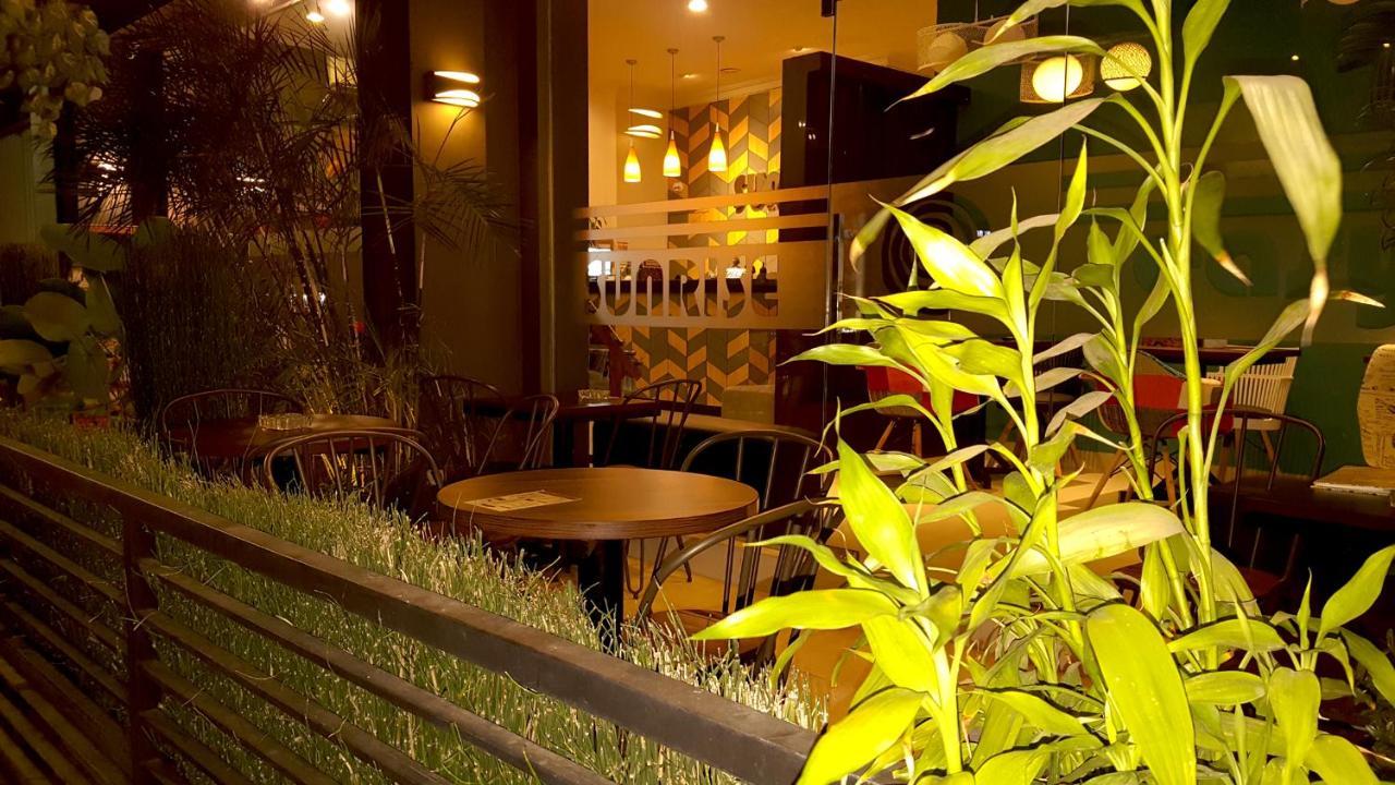 Sunrise Hotel Jogja Kejayan Exterior foto